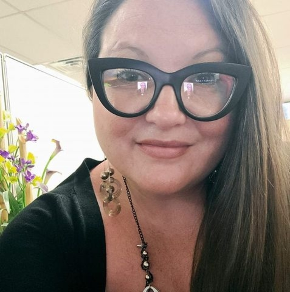 Meet your Posher, Crystal